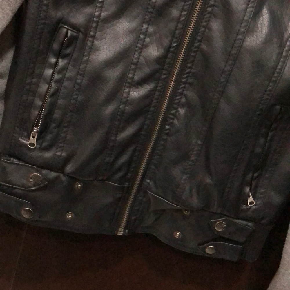 Jacket - Picture 7 of 8